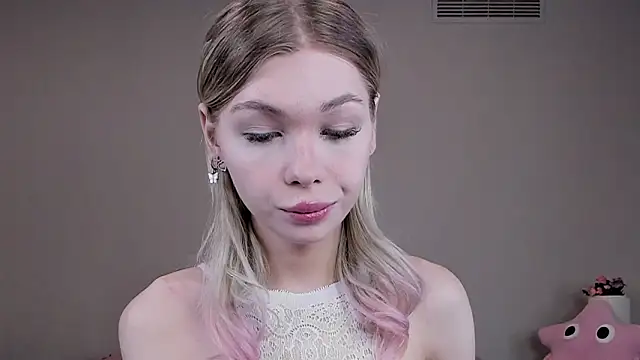 Blondy Fina online show from 03.08.26