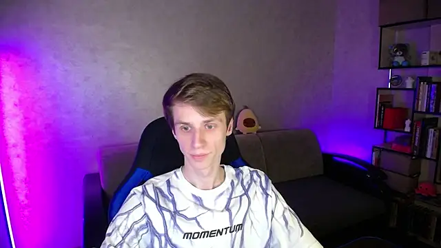 yes cute boy  online show from 11.05.25