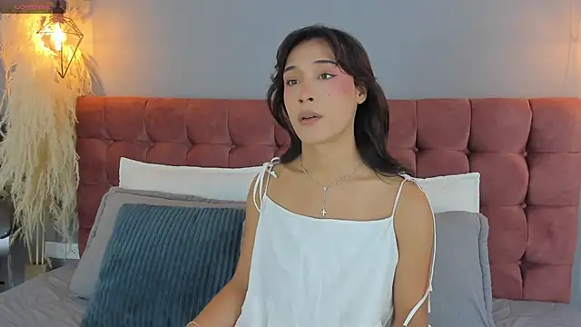 victoria decapri online show from 02.22.26