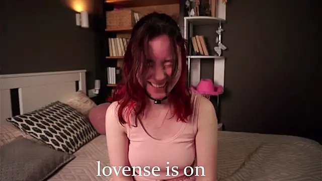 Snapshot of AlbertaClack chatting on 11.12.25 AlbertaClack online show from 11.12.25