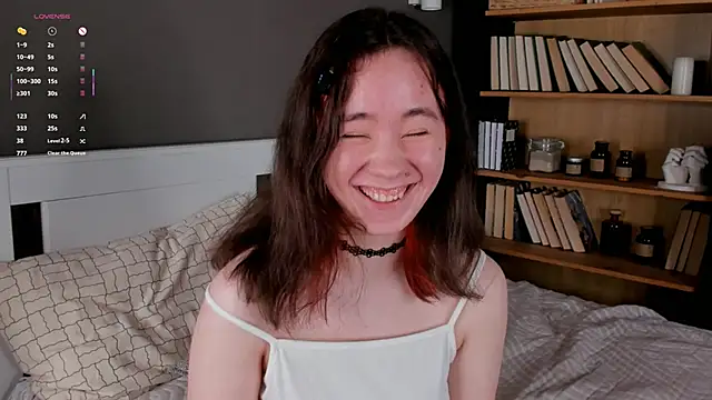 Snapshot of AlbertaClack chatting on 11.14.25 AlbertaClack online show from 11.14.25