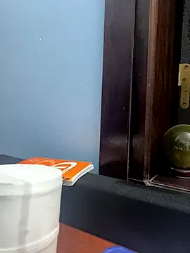 Snapshot of lahungdj12 chatting on 10.25.25 lahungdj12 online show from 10.25.25