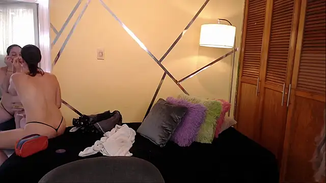 shirleyrojas online show from 10.23.25