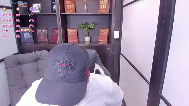 Snapshot of IsaacBlack_ chatting on 10.13.25 IsaacBlack online show from 10.13.25