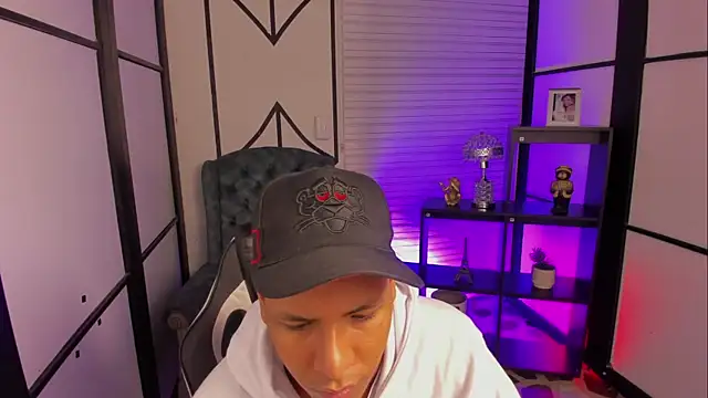 Snapshot of IsaacBlack_ chatting on 10.22.25 IsaacBlack online show from 10.22.25