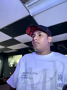 Snapshot of IsaacBlack_ chatting on 11.02.25 IsaacBlack online show from 11.02.25