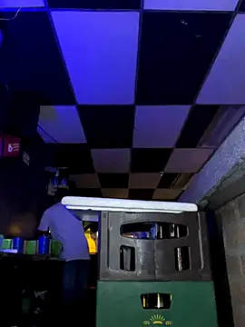 Snapshot of IsaacBlack_ chatting on 11.05.25 IsaacBlack online show from 11.05.25