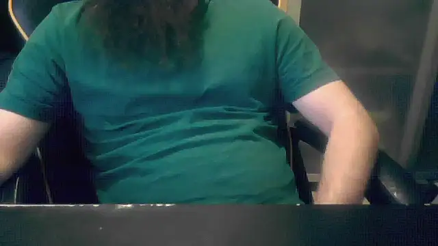 Snapshot of LondonMan1988 chatting on 11.14.25 LondonMan1988 online show from 11.14.25