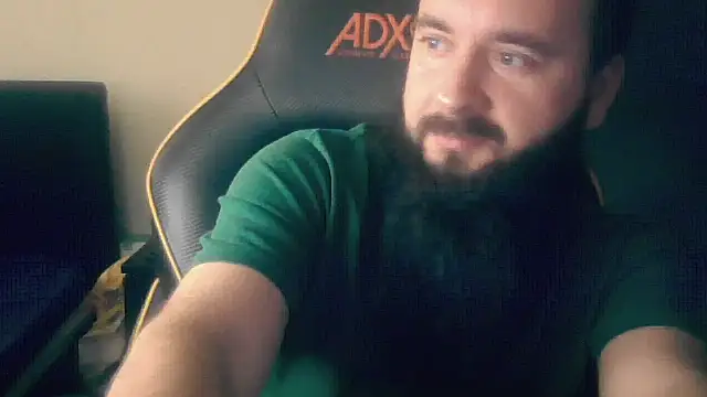 Snapshot of LondonMan1988 chatting on 11.17.25 LondonMan1988 online show from 11.17.25