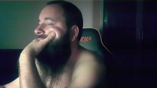 Snapshot of LondonMan1988 chatting on 11.22.25 LondonMan1988 online show from 11.22.25