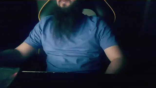 Snapshot of LondonMan1988 chatting on 11.25.25 LondonMan1988 online show from 11.25.25