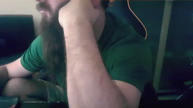 Snapshot of LondonMan1988 chatting on 11.28.25 LondonMan1988 online show from 11.28.25