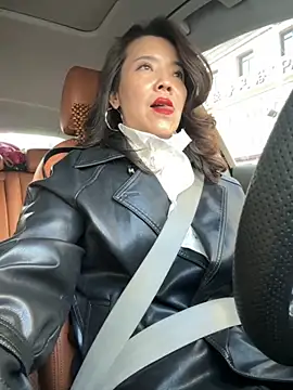 Snapshot of anna_yngs chatting on 11.01.25 anna yngs online show from 11.01.25