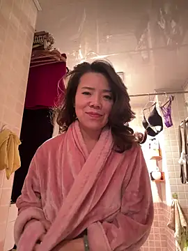 Snapshot of anna_yngs chatting on 11.08.25 anna yngs online show from 11.08.25