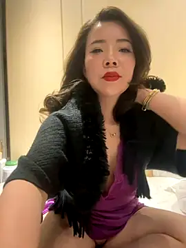 Snapshot of anna_yngs chatting on 11.23.25 anna yngs online show from 11.23.25