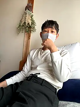 Snapshot of tom19899q chatting on 11.18.25 tom19899q online show from 11.18.25