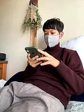 Snapshot of tom19899q chatting on 11.18.25 tom19899q online show from 11.18.25