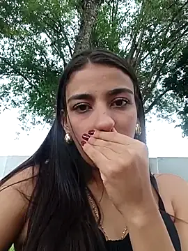 -juicy  online show from 10.26.25