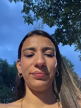 -juicy  online show from 11.07.25