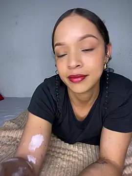 Yasmin777  online show from 12.19.25