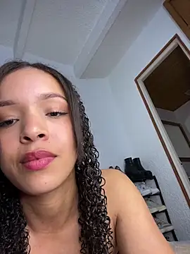 Yasmin777  online show from 12.21.25