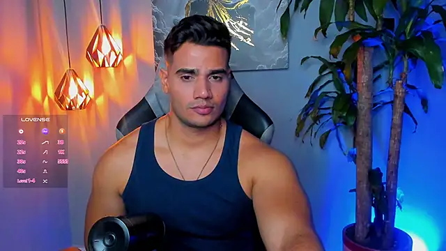 Snapshot of AndresR3 chatting on 10.28.25 AndresR3 online show from 10.28.25