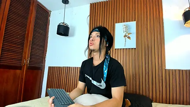 Snapshot of David_niet chatting on 09.23.25 David niet online show from 09.23.25
