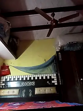 Snapshot of urdreamman chatting on 11.26.25 urdreamman online show from 11.26.25