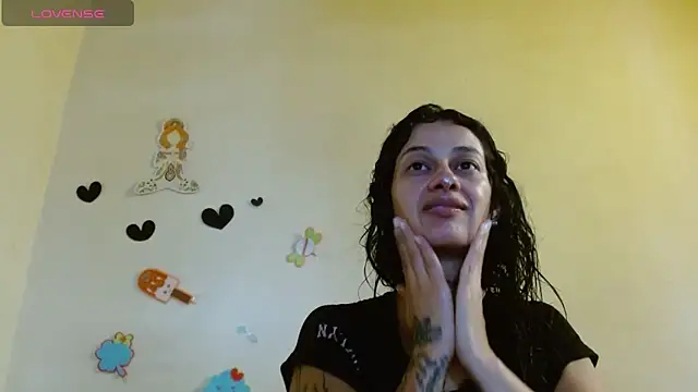 Akasha001 online show from 11.20.25