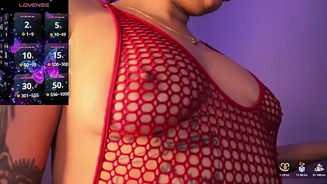 Snapshot of Mia_for_you_lovee chatting on 12.18.25 Mia for you lovee online show from 12.18.25