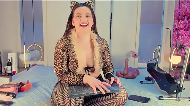 Snapshot of JuliaDavis_1 chatting on 02.24.26 JuliaDavis 1 online show from 02.24.26