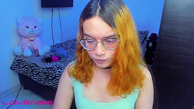 lillykittyy online show from 10.17.25