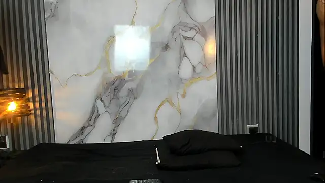 Snapshot of RihanandDrake chatting on 10.05.25 RihanandDrake online show from 10.05.25