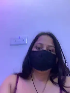 misharani00 online show from 10.14.25