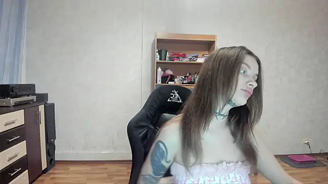 AlisTris online show from 11.19.25