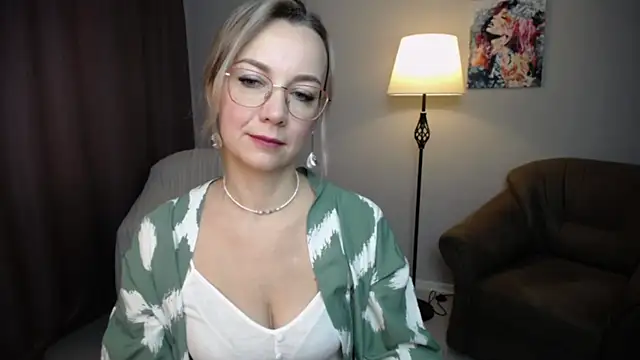 Ava Elior online show from 10.05.25