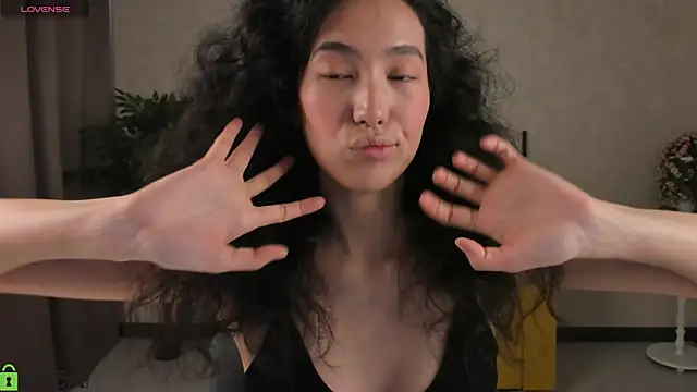 FlirtyAura online show from 04.03.26