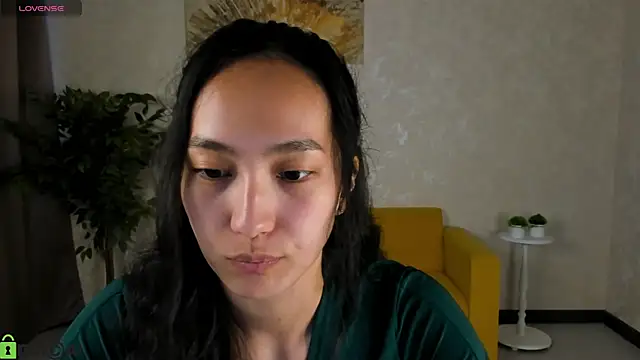 Snapshot of FlirtyAura chatting on 05.11.26 FlirtyAura online show from 05.11.26