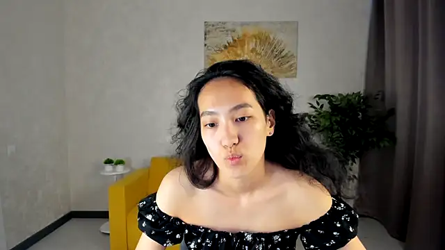 Snapshot of FlirtyAura chatting on 05.18.26 FlirtyAura online show from 05.18.26