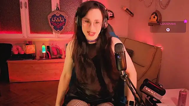Snapshot of Zesty_Peach chatting on 06.14.26 Zesty Peach online show from 06.14.26