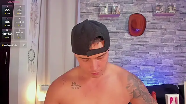 Snapshot of connorsmiith chatting on 11.19.25 connorsmiith online show from 11.19.25