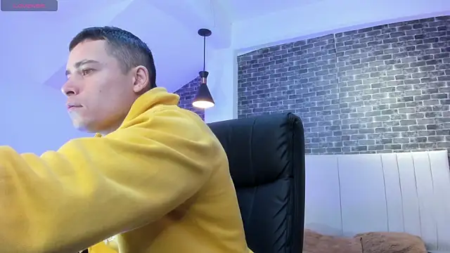 Snapshot of connorsmiith chatting on 02.18.26 connorsmiith online show from 02.18.26