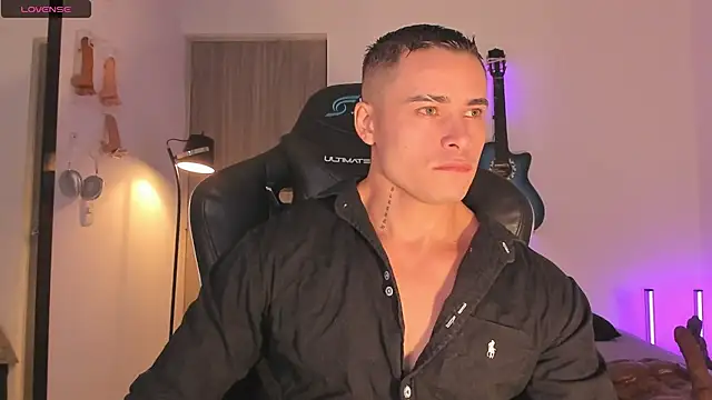Snapshot of connorsmiith chatting on 07.11.26 connorsmiith online show from 07.11.26