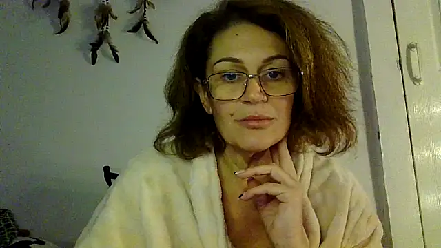 RubyyRosee online show from 11.14.25