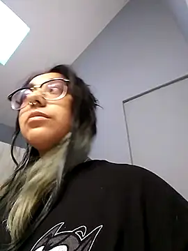 Lovelyrainn online show from 09.10.25