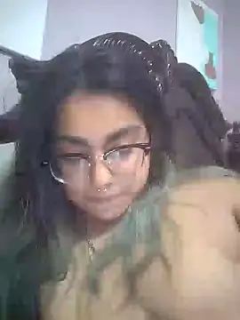 Lovelyrainn online show from 11.18.25