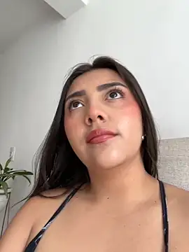 Lupe 19 online show from 10.05.25