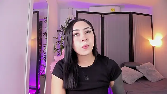 ChloeShade online show from 10.31.25