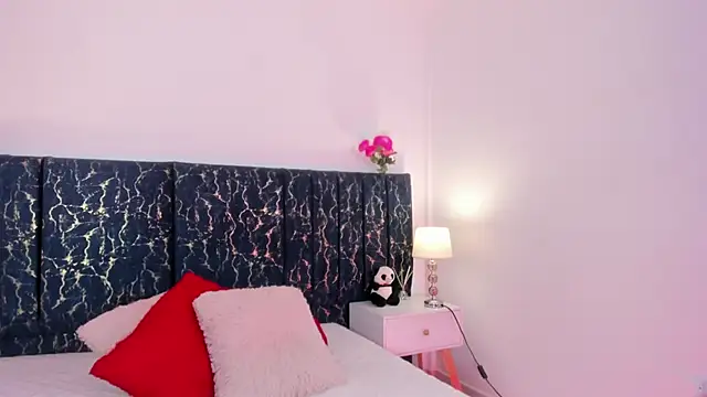 katte landerr online show from 04.14.26