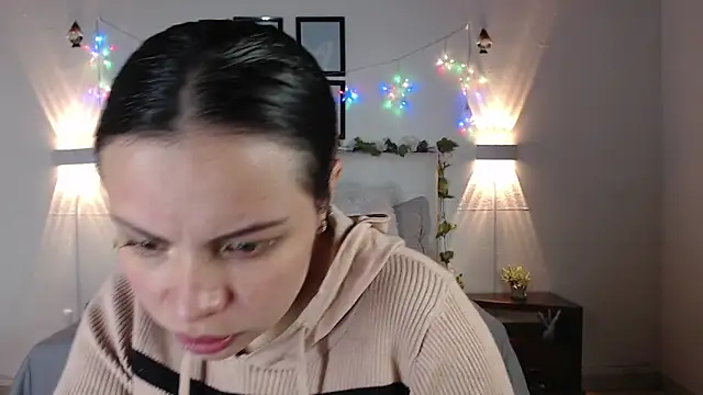 Snapshot of Megan_05_ chatting on 04.19.26 Megan 05 online show from 04.19.26